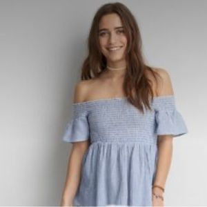 American Eagle Off-the-shoulder top